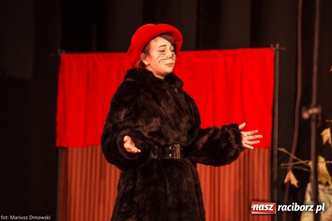 Zdjęcie w galerii na portalu naszraciborz.pl: Światowy Dzień Pluszowego Misia - przedstawienie w Strzesze wiadomości z regionu