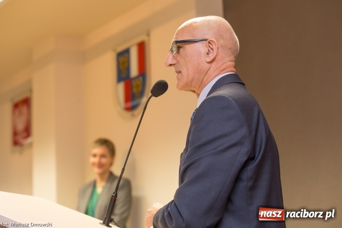 Zdjęcie w galerii na portalu naszraciborz.pl: Lekcja samorządowa dla uczniów jednej z raciborskich podstawówek w starostwie powiatowym wiadomości z regionu