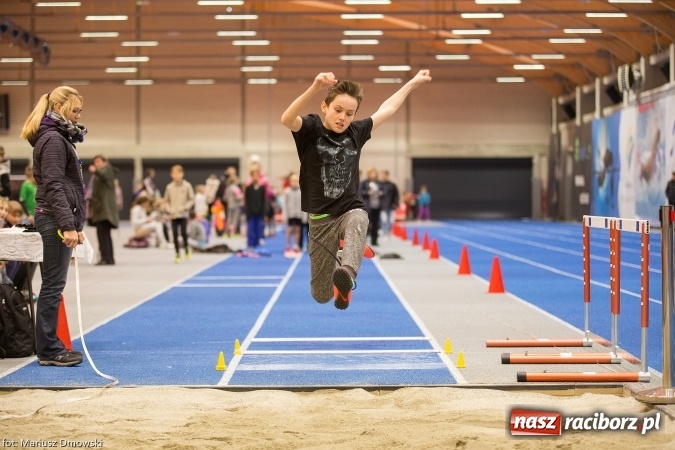 Zdjęcie w galerii na portalu naszraciborz.pl: Ponad pięciuset uczniów na raciborskich zawodach z cyklu Lekkoatletyka dla każdego wiadomości z regionu