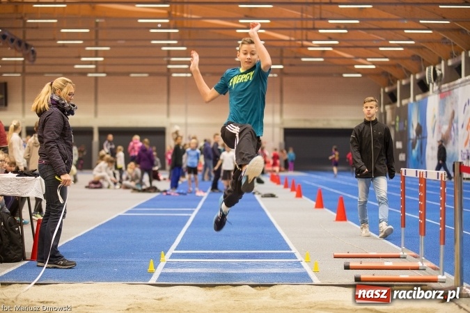 Zdjęcie w galerii na portalu naszraciborz.pl: Ponad pięciuset uczniów na raciborskich zawodach z cyklu Lekkoatletyka dla każdego wiadomości z regionu
