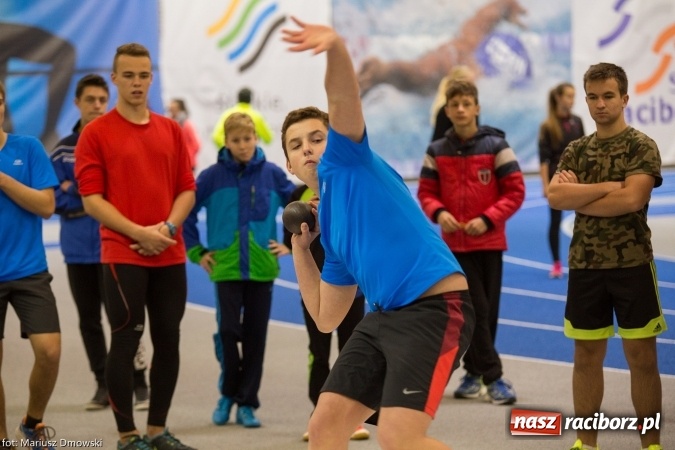 Zdjęcie w galerii na portalu naszraciborz.pl: Ponad pięciuset uczniów na raciborskich zawodach z cyklu Lekkoatletyka dla każdego wiadomości z regionu