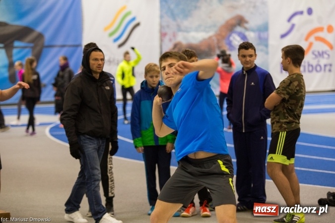 Zdjęcie w galerii na portalu naszraciborz.pl: Ponad pięciuset uczniów na raciborskich zawodach z cyklu Lekkoatletyka dla każdego wiadomości z regionu