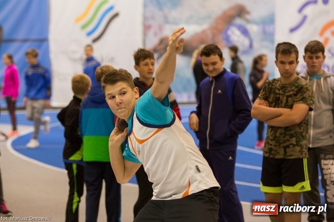 Zdjęcie w galerii na portalu naszraciborz.pl: Ponad pięciuset uczniów na raciborskich zawodach z cyklu Lekkoatletyka dla każdego wiadomości z regionu