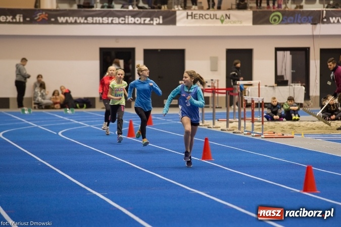 Zdjęcie w galerii na portalu naszraciborz.pl: Ponad pięciuset uczniów na raciborskich zawodach z cyklu Lekkoatletyka dla każdego wiadomości z regionu