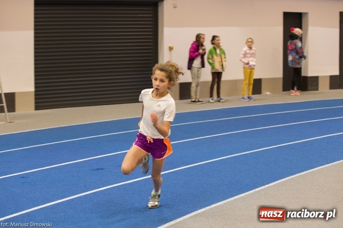 Zdjęcie w galerii na portalu naszraciborz.pl: Ponad pięciuset uczniów na raciborskich zawodach z cyklu Lekkoatletyka dla każdego wiadomości z regionu