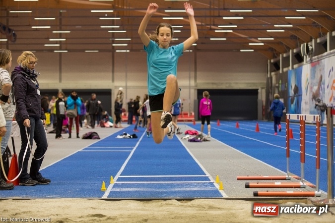 Zdjęcie w galerii na portalu naszraciborz.pl: Ponad pięciuset uczniów na raciborskich zawodach z cyklu Lekkoatletyka dla każdego wiadomości z regionu