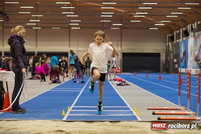 Zdjęcie w galerii na portalu naszraciborz.pl: Ponad pięciuset uczniów na raciborskich zawodach z cyklu Lekkoatletyka dla każdego wiadomości z regionu