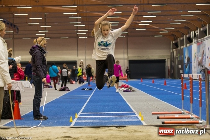 Zdjęcie w galerii na portalu naszraciborz.pl: Ponad pięciuset uczniów na raciborskich zawodach z cyklu Lekkoatletyka dla każdego wiadomości z regionu