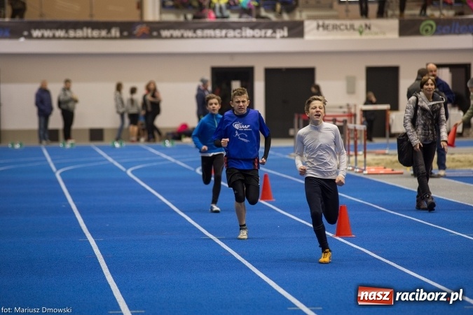 Zdjęcie w galerii na portalu naszraciborz.pl: Ponad pięciuset uczniów na raciborskich zawodach z cyklu Lekkoatletyka dla każdego wiadomości z regionu