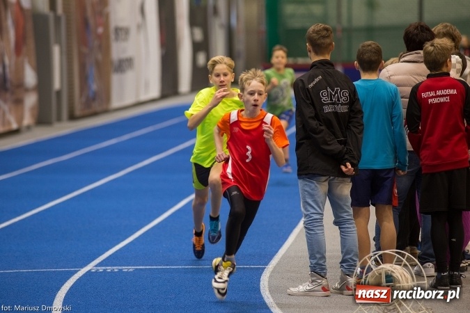 Zdjęcie w galerii na portalu naszraciborz.pl: Ponad pięciuset uczniów na raciborskich zawodach z cyklu Lekkoatletyka dla każdego wiadomości z regionu