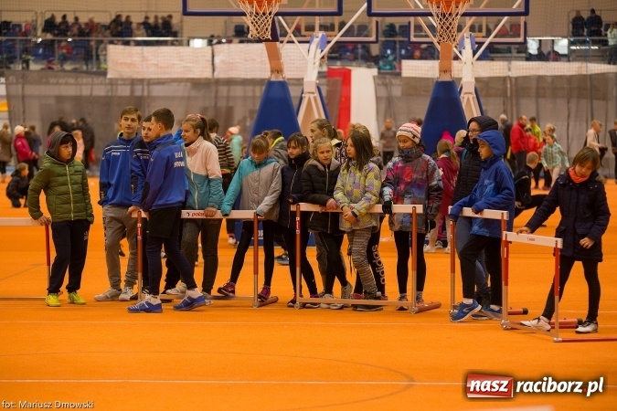 Zdjęcie w galerii na portalu naszraciborz.pl: Ponad pięciuset uczniów na raciborskich zawodach z cyklu Lekkoatletyka dla każdego wiadomości z regionu