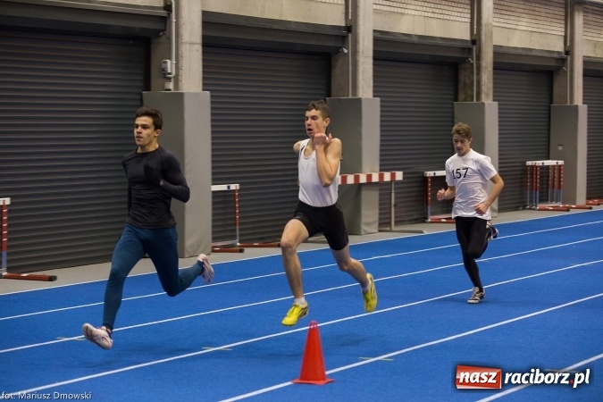 Zdjęcie w galerii na portalu naszraciborz.pl: Ponad pięciuset uczniów na raciborskich zawodach z cyklu Lekkoatletyka dla każdego wiadomości z regionu