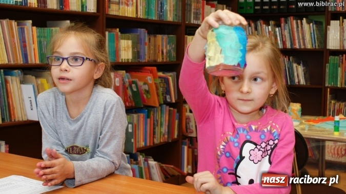 Zdjęcie w galerii na portalu naszraciborz.pl: Kartki świąteczne, słoiki i robótki ręczne, czyli listopadowe warsztaty w bibliotece wiadomości z regionu