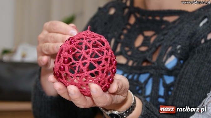 Zdjęcie w galerii na portalu naszraciborz.pl: Kartki świąteczne, słoiki i robótki ręczne, czyli listopadowe warsztaty w bibliotece wiadomości z regionu