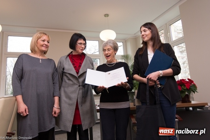 Zdjęcie w galerii na portalu naszraciborz.pl: Anna Raszewska, absolwentka raciborskiej PWSZ, odebrała wczoraj nagrodę za najlepszą pracę dyplomową z dziedziny pedagogiki wiadomości z regionu