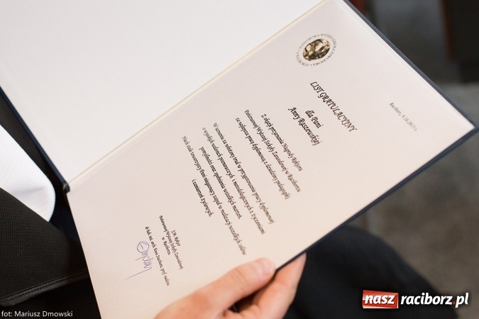 Zdjęcie w galerii na portalu naszraciborz.pl: Anna Raszewska, absolwentka raciborskiej PWSZ, odebrała wczoraj nagrodę za najlepszą pracę dyplomową z dziedziny pedagogiki wiadomości z regionu