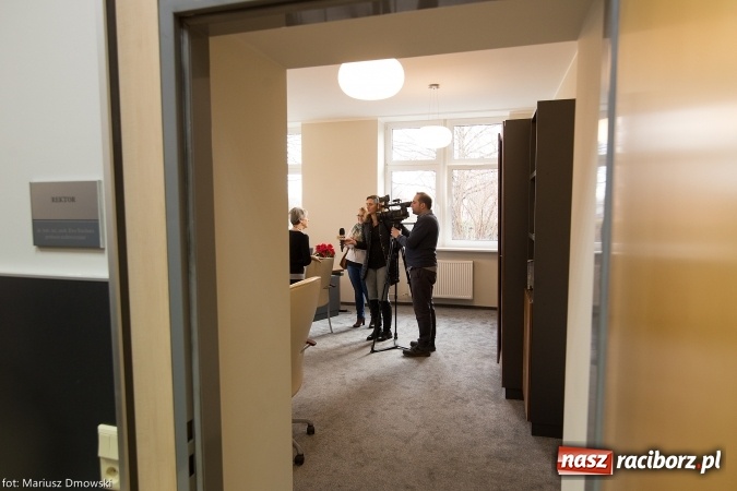 Zdjęcie w galerii na portalu naszraciborz.pl: Anna Raszewska, absolwentka raciborskiej PWSZ, odebrała wczoraj nagrodę za najlepszą pracę dyplomową z dziedziny pedagogiki wiadomości z regionu