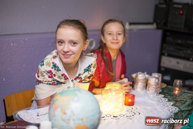 Zdjęcie w galerii na portalu naszraciborz.pl: W Szkole Podstawowej nr 13 przepowiadano dziś przyszłość wiadomości z regionu