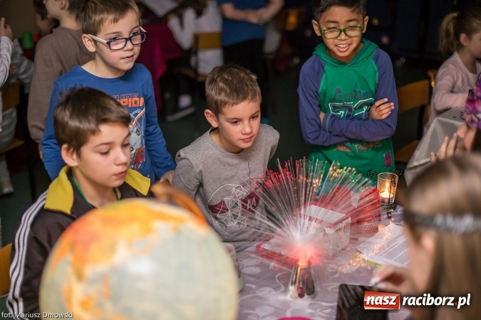 Zdjęcie w galerii na portalu naszraciborz.pl: W Szkole Podstawowej nr 13 przepowiadano dziś przyszłość wiadomości z regionu