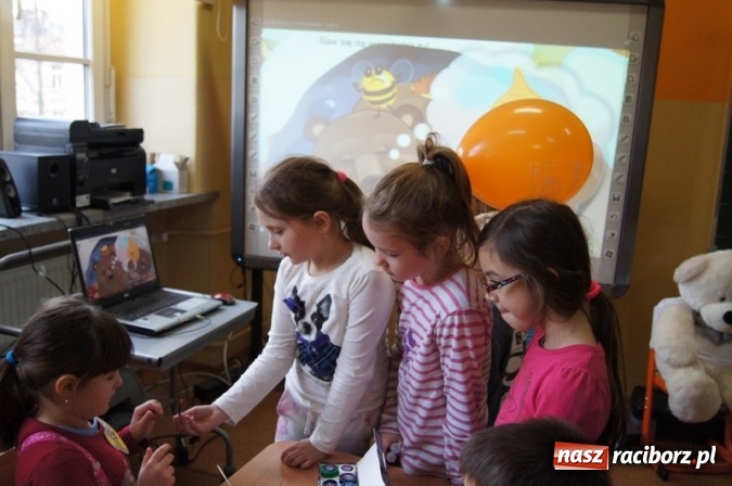 Zdjęcie w galerii na portalu naszraciborz.pl: Misiowe spotkanie przedszkolaków w Szkole Podstawowej nr 4  wiadomości z regionu