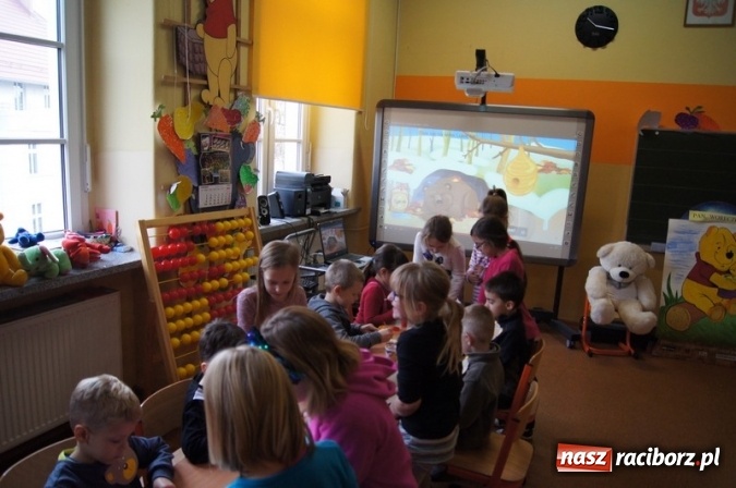 Zdjęcie w galerii na portalu naszraciborz.pl: Misiowe spotkanie przedszkolaków w Szkole Podstawowej nr 4  wiadomości z regionu