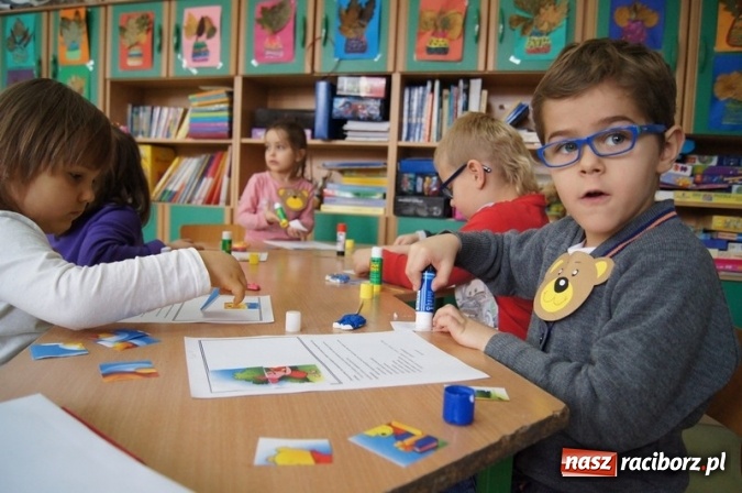 Zdjęcie w galerii na portalu naszraciborz.pl: Misiowe spotkanie przedszkolaków w Szkole Podstawowej nr 4  wiadomości z regionu