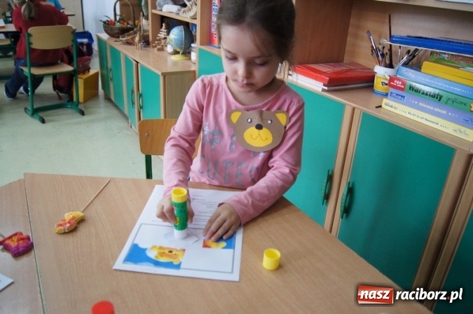 Zdjęcie w galerii na portalu naszraciborz.pl: Misiowe spotkanie przedszkolaków w Szkole Podstawowej nr 4  wiadomości z regionu