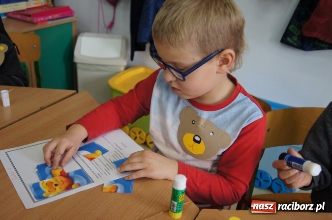 Zdjęcie w galerii na portalu naszraciborz.pl: Misiowe spotkanie przedszkolaków w Szkole Podstawowej nr 4  wiadomości z regionu