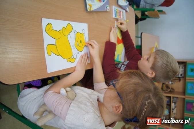 Zdjęcie w galerii na portalu naszraciborz.pl: Misiowe spotkanie przedszkolaków w Szkole Podstawowej nr 4  wiadomości z regionu