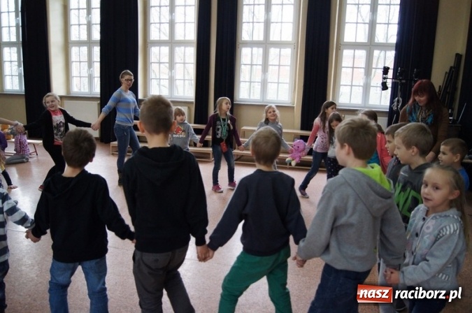 Zdjęcie w galerii na portalu naszraciborz.pl: Misiowe spotkanie przedszkolaków w Szkole Podstawowej nr 4  wiadomości z regionu