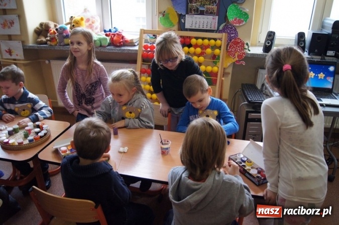 Zdjęcie w galerii na portalu naszraciborz.pl: Misiowe spotkanie przedszkolaków w Szkole Podstawowej nr 4  wiadomości z regionu