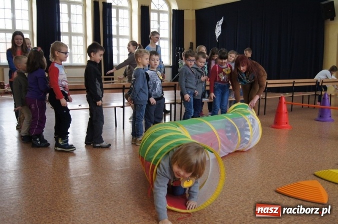 Zdjęcie w galerii na portalu naszraciborz.pl: Misiowe spotkanie przedszkolaków w Szkole Podstawowej nr 4  wiadomości z regionu