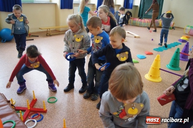 Zdjęcie w galerii na portalu naszraciborz.pl: Misiowe spotkanie przedszkolaków w Szkole Podstawowej nr 4  wiadomości z regionu