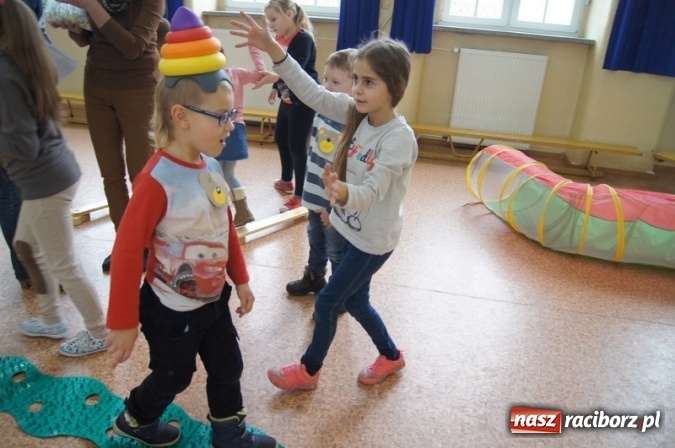 Zdjęcie w galerii na portalu naszraciborz.pl: Misiowe spotkanie przedszkolaków w Szkole Podstawowej nr 4  wiadomości z regionu