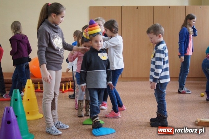 Zdjęcie w galerii na portalu naszraciborz.pl: Misiowe spotkanie przedszkolaków w Szkole Podstawowej nr 4  wiadomości z regionu