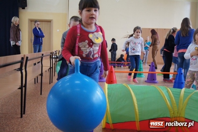 Zdjęcie w galerii na portalu naszraciborz.pl: Misiowe spotkanie przedszkolaków w Szkole Podstawowej nr 4  wiadomości z regionu