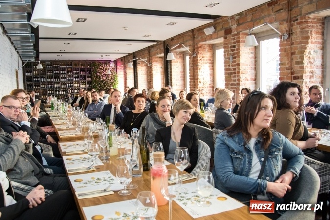 Zdjęcie w galerii na portalu naszraciborz.pl: Kuchnia+ wręczyła certyfikaty Kuchnia+ poleca! Śląskie restauracje zdominowały listę - wśród wyróżnionych hotel spa z Jankowic  wiadomości z regionu