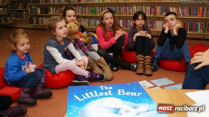 Zdjęcie w galerii na portalu naszraciborz.pl: Cała Polska Czyta Dzieciom po angielsku w bibliotece  wiadomości z regionu
