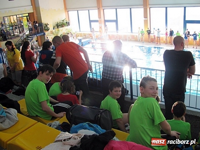 Zdjęcie w galerii na portalu naszraciborz.pl: Pływanie. 12-latkowie spisali się na szóstkę  wiadomości z regionu