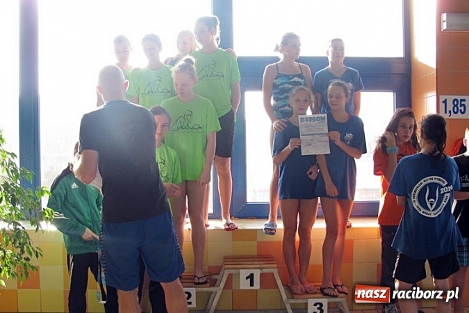 Zdjęcie w galerii na portalu naszraciborz.pl: Pływanie. 12-latkowie spisali się na szóstkę  wiadomości z regionu