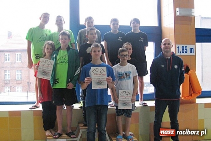 Zdjęcie w galerii na portalu naszraciborz.pl: Pływanie. 12-latkowie spisali się na szóstkę  wiadomości z regionu