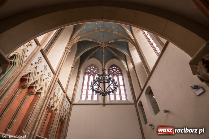 Zdjęcie w galerii na portalu naszraciborz.pl: Kaplica zajaśniała pełnym blaskiem. Do czerwca trzeba zdążyć z aranżacją wnętrza wiadomości z regionu