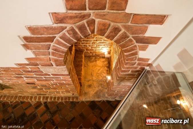 Zdjęcie w galerii na portalu naszraciborz.pl: Kaplica zajaśniała pełnym blaskiem. Do czerwca trzeba zdążyć z aranżacją wnętrza wiadomości z regionu