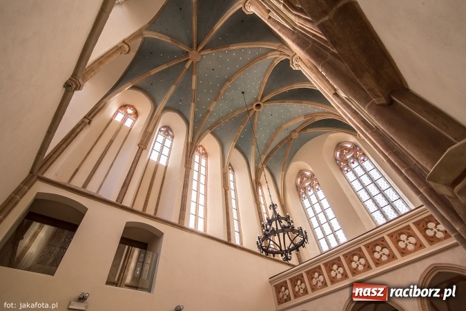 Zdjęcie w galerii na portalu naszraciborz.pl: Kaplica zajaśniała pełnym blaskiem. Do czerwca trzeba zdążyć z aranżacją wnętrza wiadomości z regionu