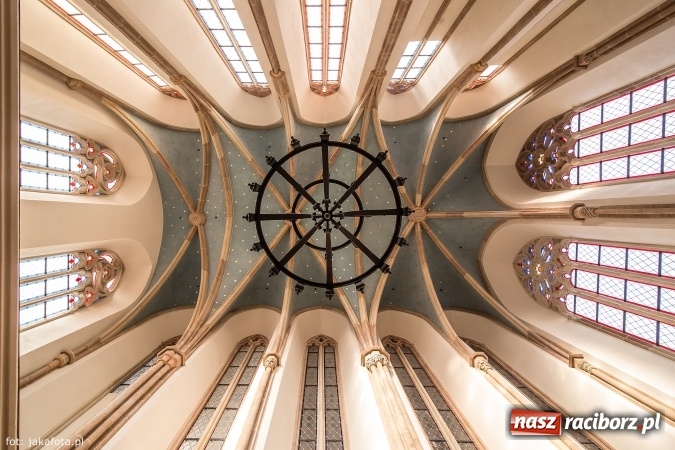 Zdjęcie w galerii na portalu naszraciborz.pl: Kaplica zajaśniała pełnym blaskiem. Do czerwca trzeba zdążyć z aranżacją wnętrza wiadomości z regionu