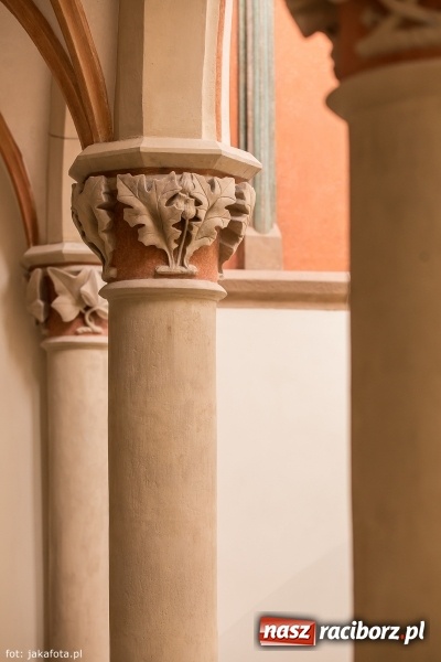 Zdjęcie w galerii na portalu naszraciborz.pl: Kaplica zajaśniała pełnym blaskiem. Do czerwca trzeba zdążyć z aranżacją wnętrza wiadomości z regionu