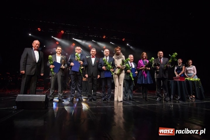 Zdjęcie w galerii na portalu naszraciborz.pl: RAFAKO wyróżnione statuetką Przyjaciel Fundacji im. prof. Zbigniewa Religi wiadomości z regionu