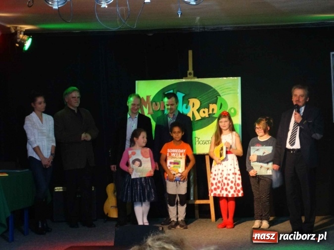 Zdjęcie w galerii na portalu naszraciborz.pl: Sukcesy wychowanków MDK na Wojewódzkim Konkursie Piosenki Polskiej MurMuRanDo wiadomości z regionu