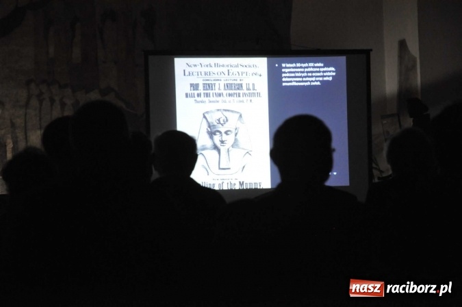 Zdjęcie w galerii na portalu naszraciborz.pl: Trwa konserwacja egipskiego sarkofagu z Raciborza [WIDEO] wiadomości z regionu