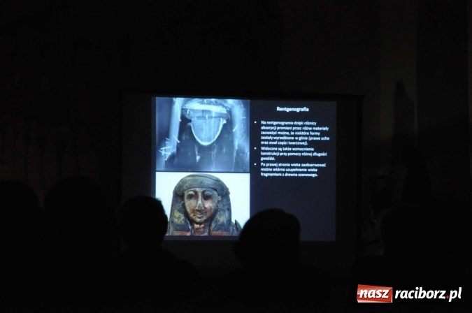 Zdjęcie w galerii na portalu naszraciborz.pl: Trwa konserwacja egipskiego sarkofagu z Raciborza [WIDEO] wiadomości z regionu
